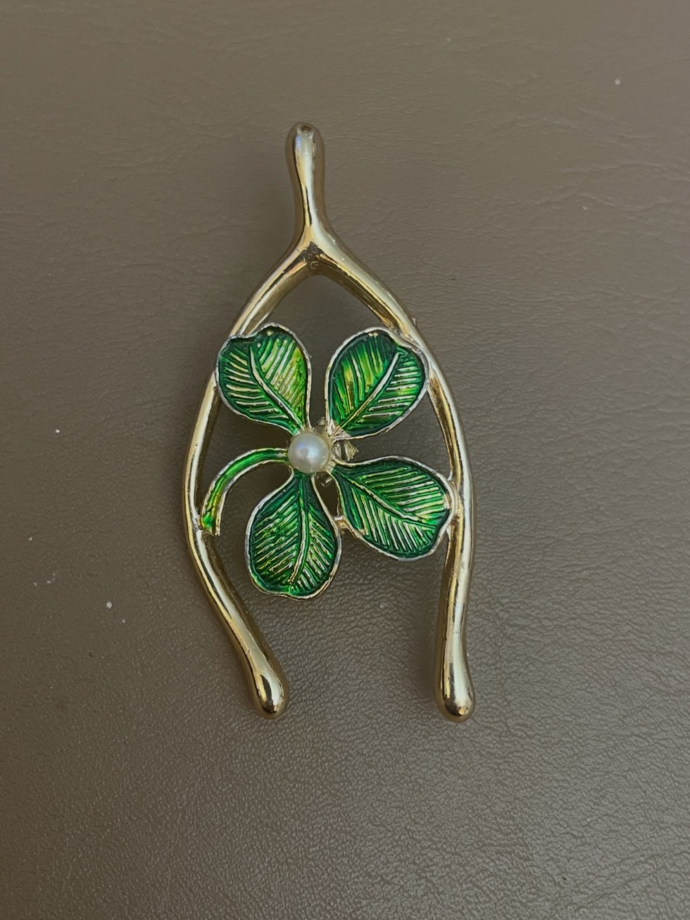 Irish Brooch Green 4-Leaf Clover on Gold Tone Wishbone Pin 2" Signed Unisex
